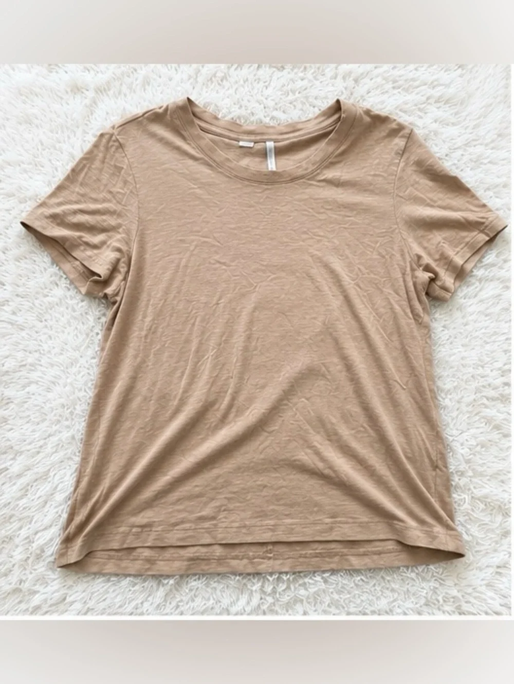 TravisMathew Women’s M Beige Modal Blend Crewneck Tee Shirt Soft Basic - Picture 3 of 6
